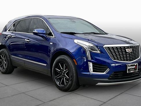 Used 2023 Cadillac XT5 Premium Luxury w/ Technology Package FWD image 3