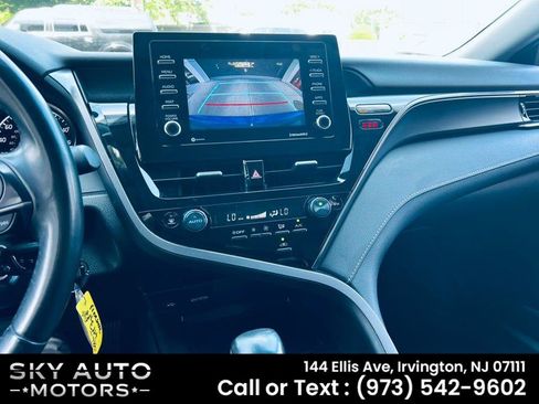 Used 2023 Toyota Camry SE FWD image 11
