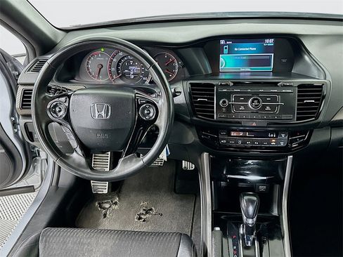 Used 2016 Honda Accord Sport image 19