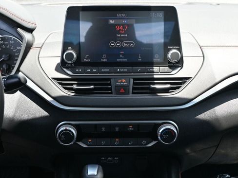 Used 2022 Nissan Altima 2.5 SR FWD image 14