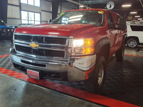 Used 2010 Chevrolet Silverado 3500 W/T AWD/4WD image 4