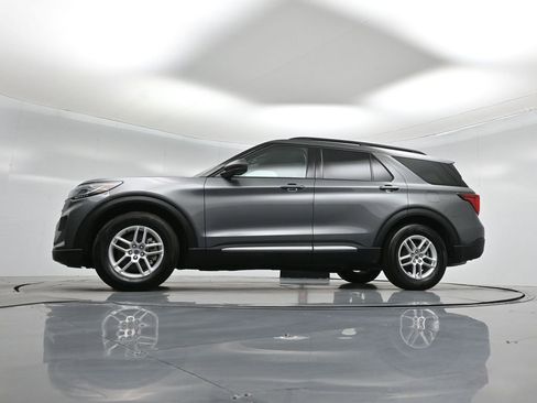 Certified 2025 Ford Explorer Active image 52