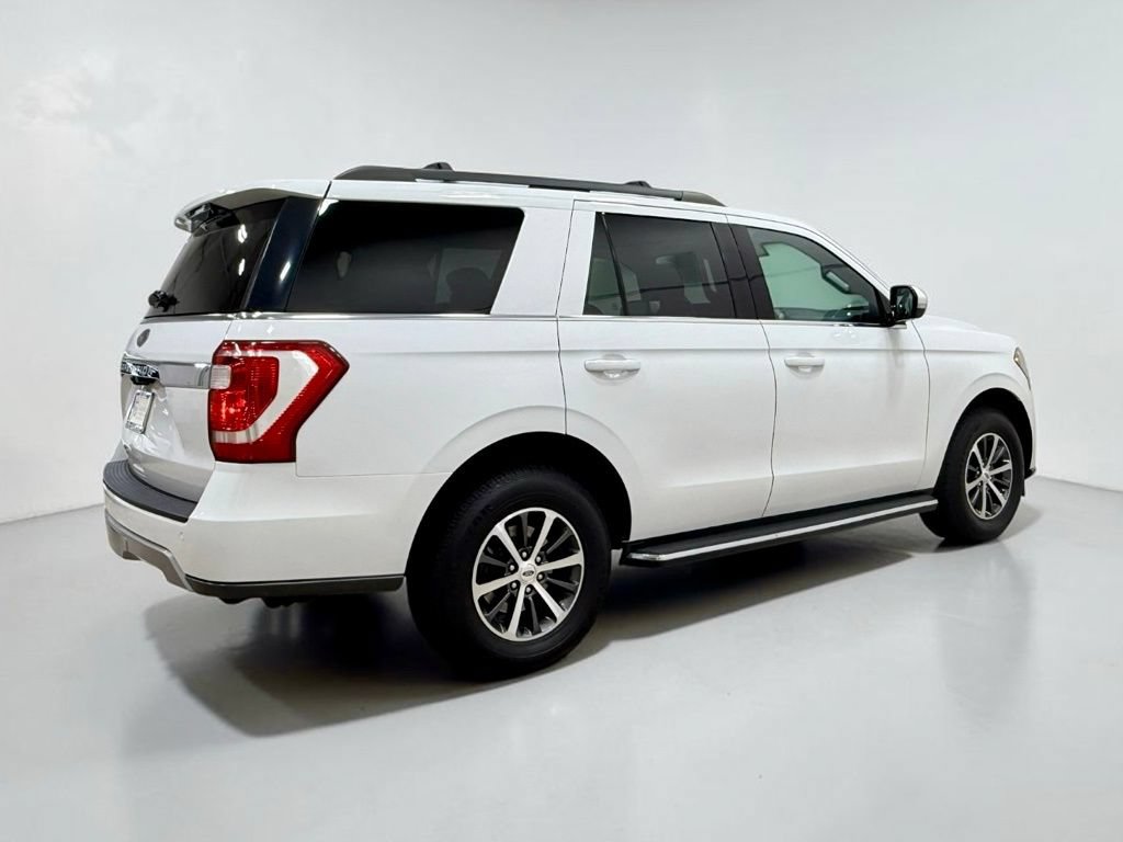 Used 2019 Ford Expedition XLT w/ Equipment Group 202A AWD/4WD image 18