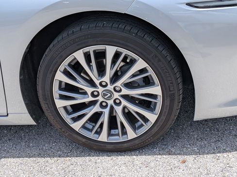 Used 2020 Lexus ES 350 w/ Accessory Package FWD image 11