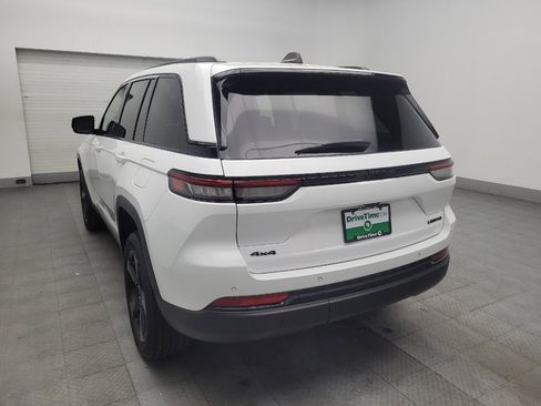 Used 2023 Jeep Grand Cherokee Limited w/ Black Appearance Package AWD/4WD image 5
