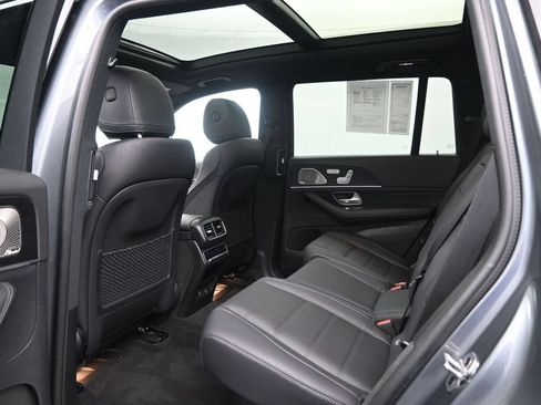 Used 2024 Mercedes-Benz GLS 450 4MATIC image 28