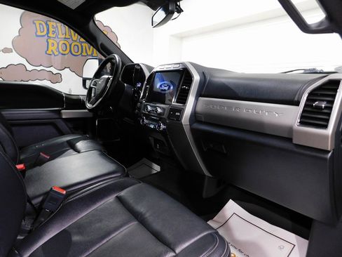 Used 2022 Ford F250 Lariat w/ Black Appearance Pkg image 95