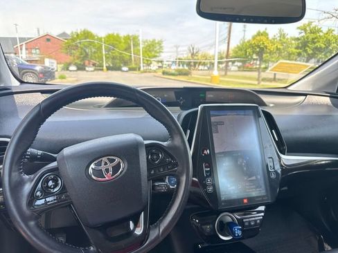 Used 2022 Toyota Prius Prime Limited FWD image 16
