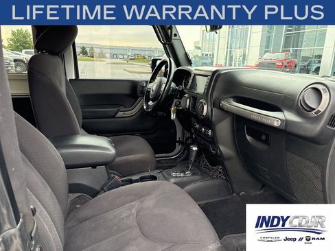 Used 2015 Jeep Wrangler Sport AWD/4WD image 12