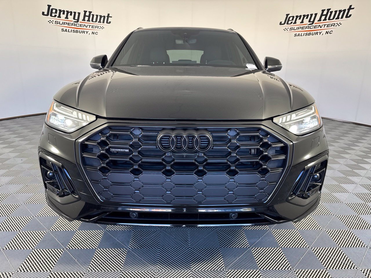 Used 2024 Audi Q5 2.0T Prestige w/ Prestige Package AWD/4WD image 5