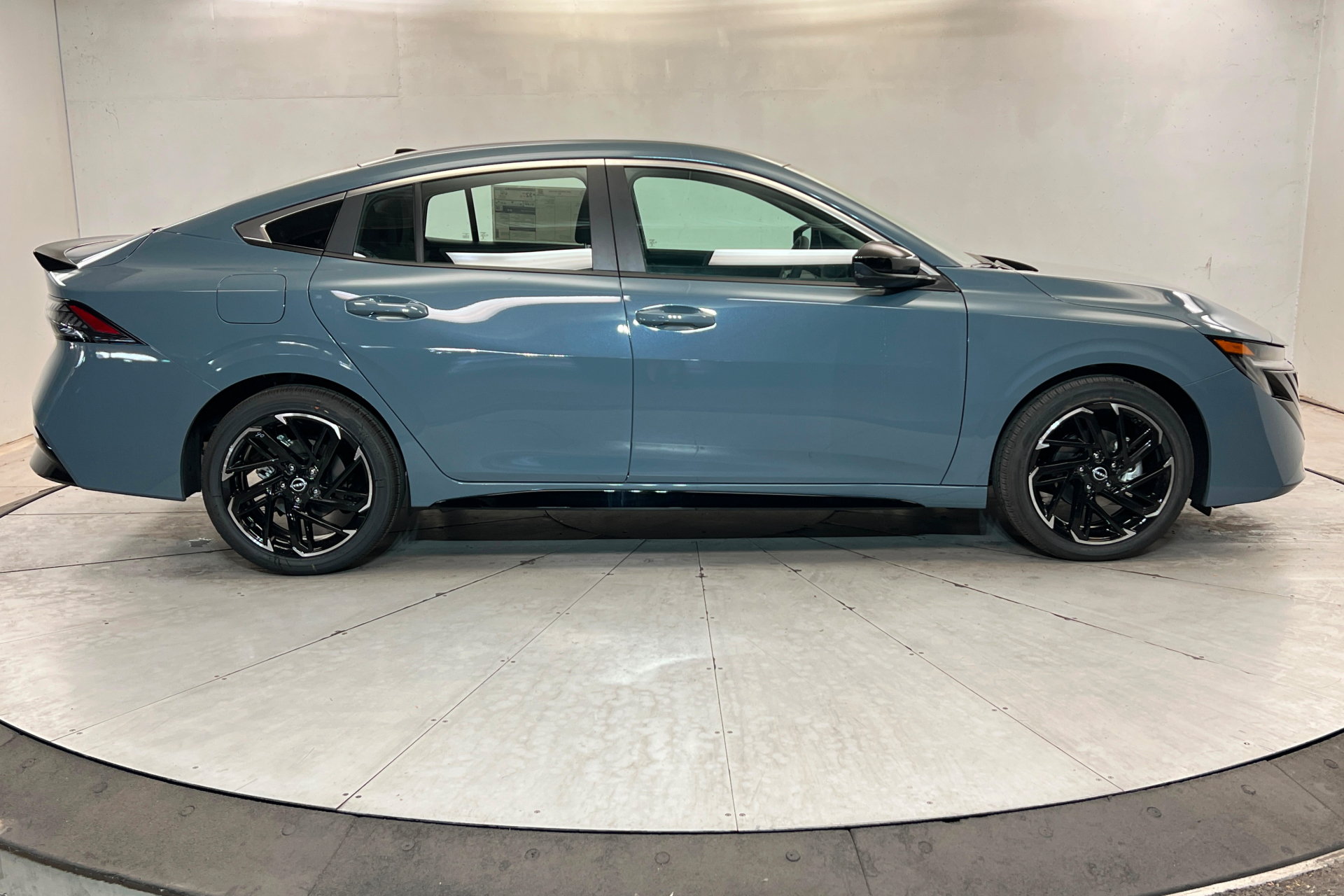 New 2027 Nissan Sentra SR w/ Floor Mat Package FWD image 6