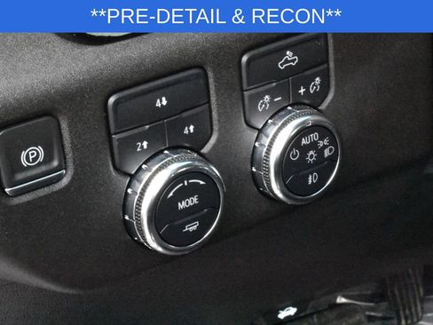 Used 2024 GMC Sierra 3500 SLE w/ SLE Convenience Package image 13