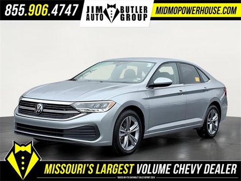 Used 2024 Volkswagen Jetta SE image 1