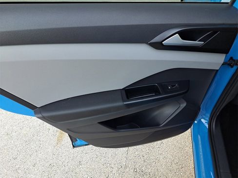 Used 2023 Volkswagen Taos SE image 11