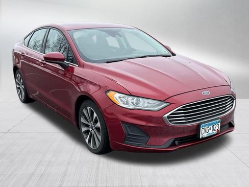 Used 2019 Ford Fusion SE AWD/4WD image 2