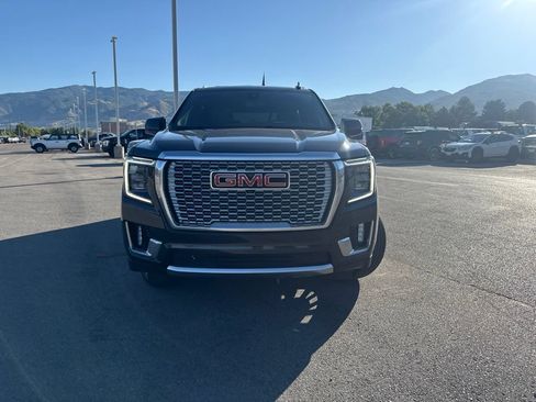 Used 2022 GMC Yukon Denali w/ Denali Premium Package AWD/4WD image 14