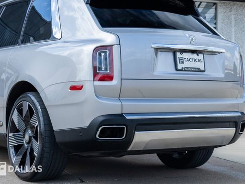 Used 2020 Rolls-Royce Cullinan AWD/4WD image 12