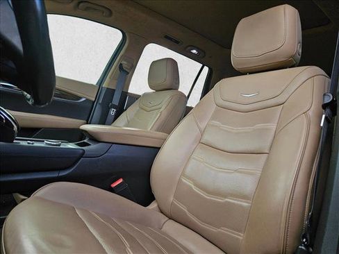 Used 2020 Cadillac XT6 Premium Luxury w/ Platinum Package image 10