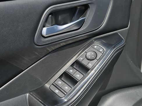 Used 2025 Nissan Rogue SV AWD/4WD image 27