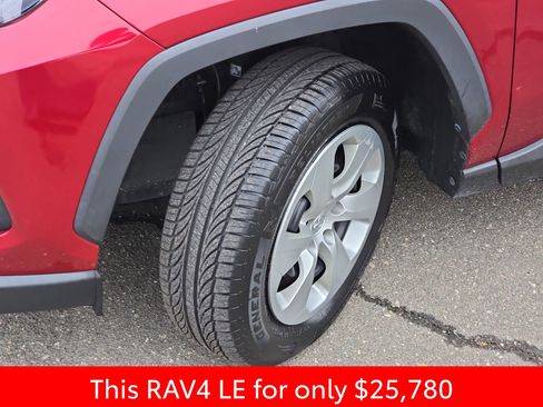 Used 2022 Toyota RAV4 LE image 38