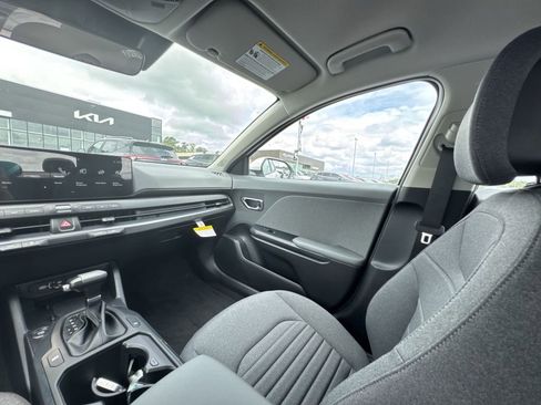 New 2025 Kia K4 EX image 11