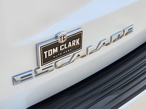 Certified 2024 Cadillac Escalade Premium Luxury w/ Performance Package image 11