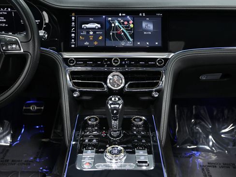 Used 2020 Bentley Flying Spur W12 image 35