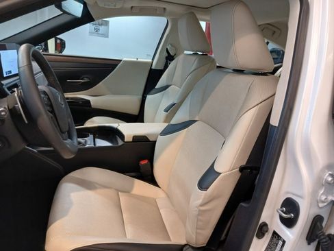 Used 2023 Lexus ES 250 w/ Premium Package image 7