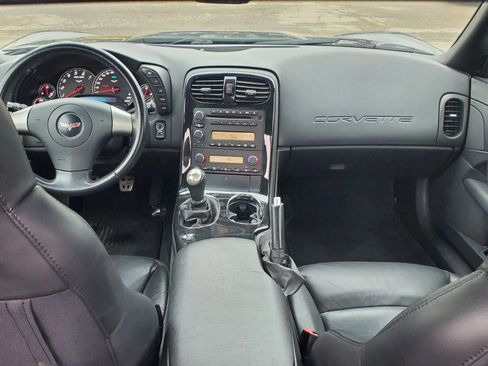 Used 2008 Chevrolet Corvette Coupe w/ Z51 Performance Package image 19