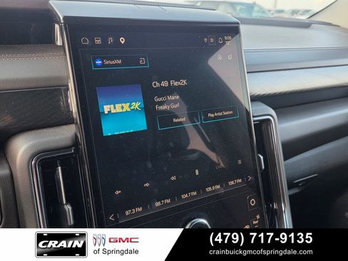 Used 2025 GMC Yukon XL AT4 AWD/4WD image 15
