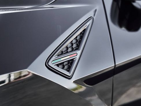 Used 2024 Lamborghini Urus S AWD/4WD image 9