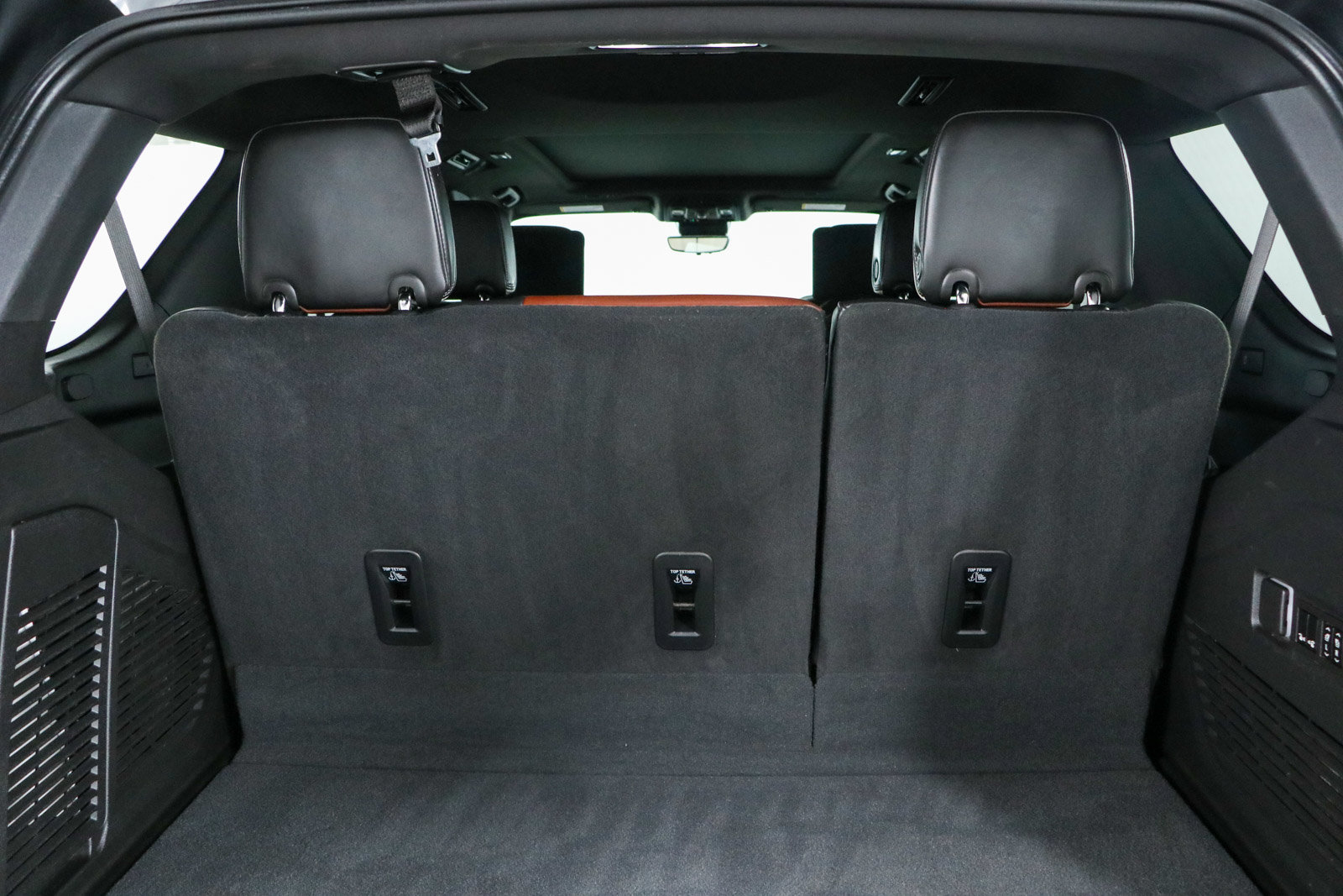Used 2023 GMC Yukon Denali Ultimate AWD/4WD image 35