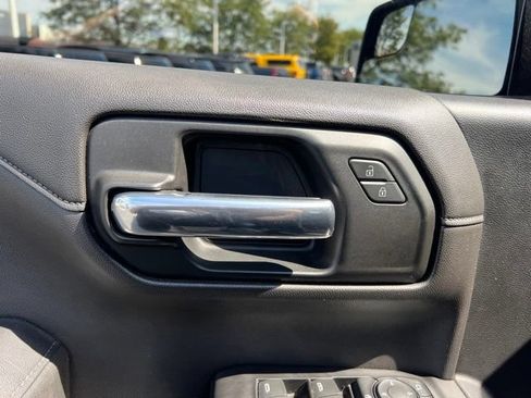 Used 2019 Chevrolet Silverado 1500 LT Trail Boss AWD/4WD image 26