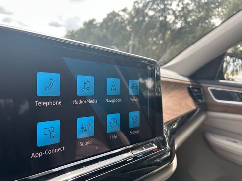 New 2026 Volkswagen Atlas SE FWD image 11