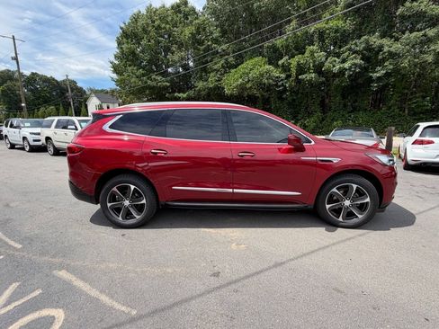 Used 2019 Buick Enclave Premium w/ Experience Buick Package FWD image 4
