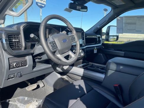 New 2026 Ford F250 Lariat w/ Black Appearance Package image 9