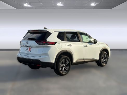 Used 2026 Nissan Rogue SV w/ Cold Weather Package FWD image 12
