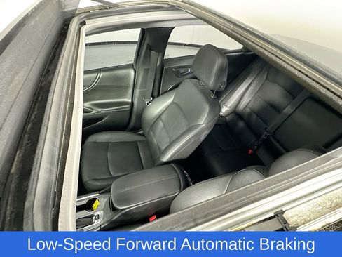 Used 2019 Chevrolet Malibu Hybrid w/ Leather Package image 29