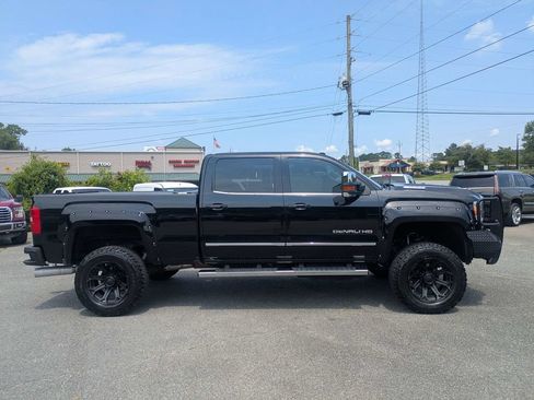 Used 2018 GMC Sierra 2500 Denali w/ Duramax Plus Package AWD/4WD image 3