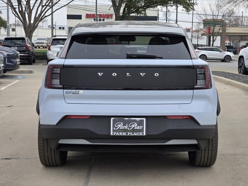 New 2026 Volvo EX30 Cross Country Ultra image 8