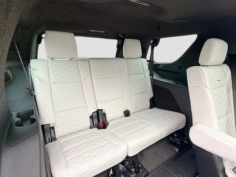 New 2026 Cadillac Escalade Platinum Sport w/ LPO, ONYX Package image 30