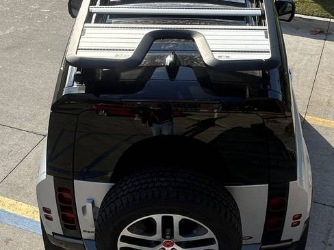Used 2022 Land Rover Defender 90 X-Dynamic S image 13