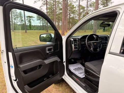 Used 2018 Chevrolet Silverado 1500 LT w/ All Star Edition AWD/4WD image 10
