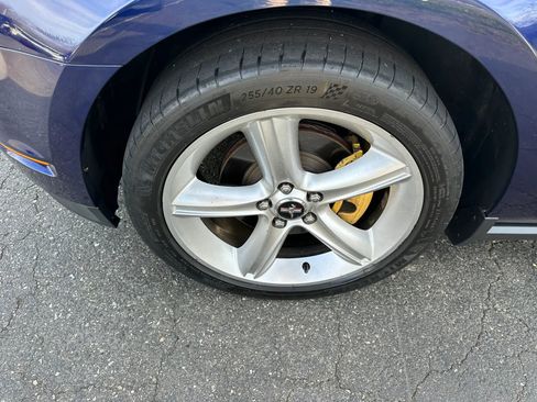 Used 2010 Ford Mustang GT RWD image 9