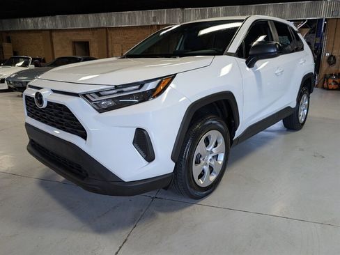 Used 2023 Toyota RAV4 LE AWD/4WD image 5