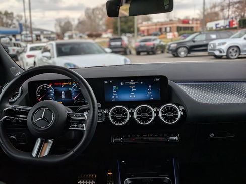 Certified 2025 Mercedes-Benz GLA 250 4MATIC image 29