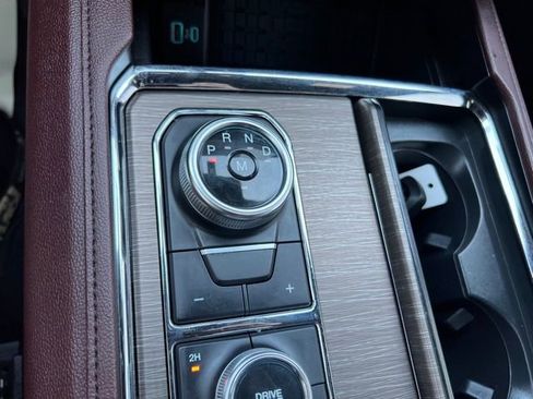 Used 2024 Ford Expedition Limited image 26
