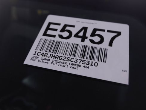 New 2025 Jeep Grand Cherokee Altitude image 38