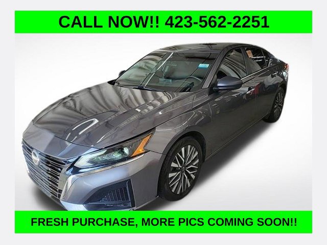 Used 2024 Nissan Altima 2.5 SV FWD image 1