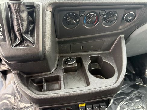Used 2019 Ford Transit 150 148 Low Roof RWD image 21